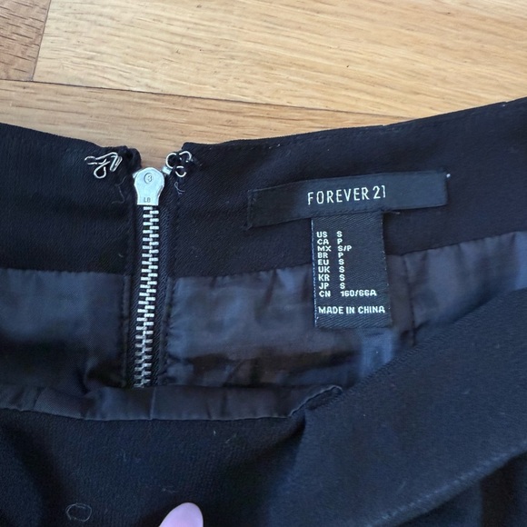 Forever 21 Black Mini Skirt Everyday Casual Size Small Great Condition Y2K 90s - Picture 6 of 6